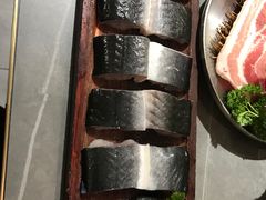 -围炉肉舍•炭烤活鳗•丹东海鲜烤肉(步行街店)