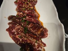 -山川小町·极番烧肉(新地假日广场店)