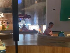 -涨巢·潮玩水疗局