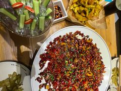 -临界音乐酒馆·小龙虾·江湖菜(华熙LIVE·鱼洞店)