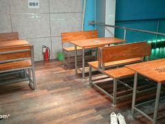 -奔马滚轴溜冰场