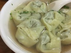 特色荠菜馄饨-潘国仙耳光馄饨(黄家阙路店)