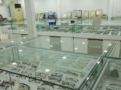 -发茂眼镜·蔡司依视路镜片(镇坪路店)