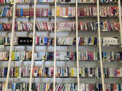 -钟书阁(松江泰晤士小镇店)