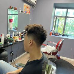 -15C7 男士理发馆 烫染专业店