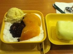 芒果白雪黑糯米甜甜加香草冰淇淋球-满记甜品(日月光二店)
