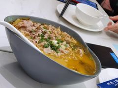 秘制酸汤肥牛-鹿港小镇(滨北店)