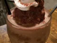 -layback cafe & bar