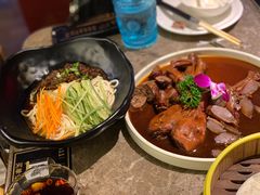 -三人行骨头王火锅(长寿店)