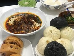 -李与白包子铺(桐梓林店)