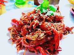 陈帅汉方龙虾-陈帅夜排档·龙虾·炒菜·烤串(世茂店)