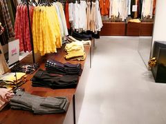 -URBAN REVIVO(七宝领展广场店)