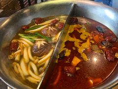 -湊湊火锅·茶憩(新中关购物中心店)