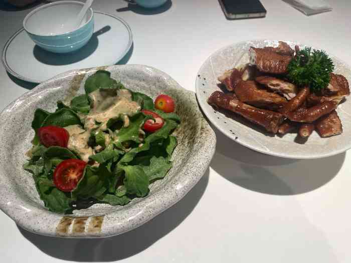 山雨鸡汤(远洋国际中心店)-"团购了四人套餐然后两个人来吃～哈哈哈太