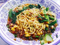 -渝之汇牛肉豌杂面