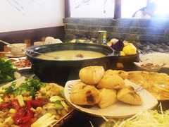 -黄桷树曹家私房菜(江与城店)