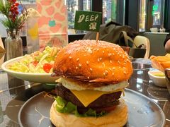 DEEP和牛汉堡-DEEP·美式餐吧(五棵松华熙LIVE店)
