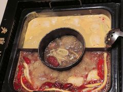 -老牌坊云南鱼豆花火锅(哈西万达店)