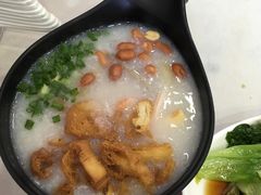金牌荔湾艇仔粥-华辉拉肠(金沙洲店)