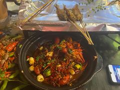 -何师烧烤Pro ·江湖川菜·小龙虾·精酿(太古里旗舰店)