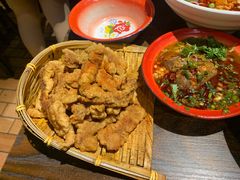 -爆炸头阿姨小四川正宗川味小吃(无任何分店)