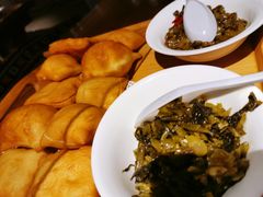包儿萨克夹咸菜-葡萄集|滋味新疆菜·精酿酒馆(瑞豪酒店)