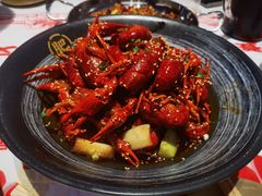 -肥肥虾庄·金牌油焖大虾(汉街SKP店)
