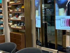 -LensCrafters亮视点(港汇恒隆广场店)