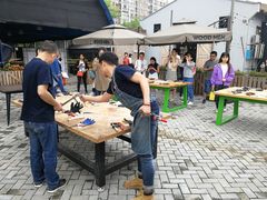 -几个木匠匠人厨房