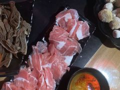 -果松木炭酸菜铜火锅·外婆参鸡汤