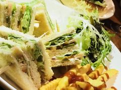 烤鸡肉华夫三明治-COMMUNE幻师(花园道店)