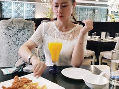 -河畔春天时尚餐厅