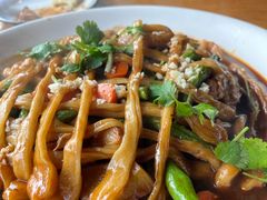 排骨豆角焖卷子-遇见小院—虹鳟鱼•农家菜(怀柔店)