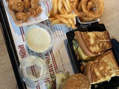 -The Habit Burger Grill 哈比特汉堡(复兴soho店)