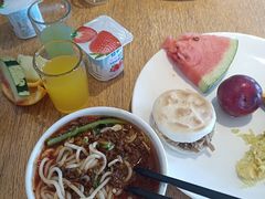 -西安大雁塔科技大学地铁站亚朵酒店