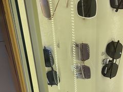 -光明眼镜·蔡司授权(徐泾店)