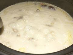 胡椒猪肚鸡-洪氏嗨捞·广东猪肚鸡·椰子鸡火锅(西咸万象城店)