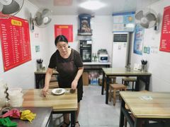 大堂-胡记锅贴·沪上游子老鸭粉丝汤(太原路店)