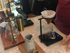 -彳亍咖啡·这里(水湾路店)