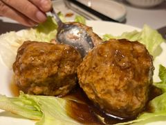 蛋黄狮子头-峨嵋酒家(地安门店)