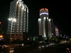 -万绿园