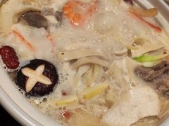 -三人行骨头王火锅(长寿店)
