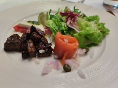 三文鱼蔬菜沙拉-夏朵餐厅(丁香店)