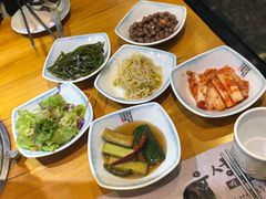 小菜-唯成•韩国炭火烤肉 유성고기