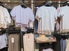 -lululemon(上海浦东IFC店)