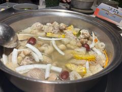 -喃喃椰·糟粕醋·椰子鸡火锅(七堡花园店)
