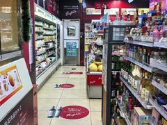 -全家便利店(王府井大街店)
