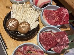 -左庭右院鲜牛肉火锅(金山万达店)