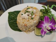 -Chom Cafe and Restaurant