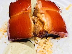 浇汁红烧肉米饭-77号渔船·蒸海鲜青岛菜(积米崖店)